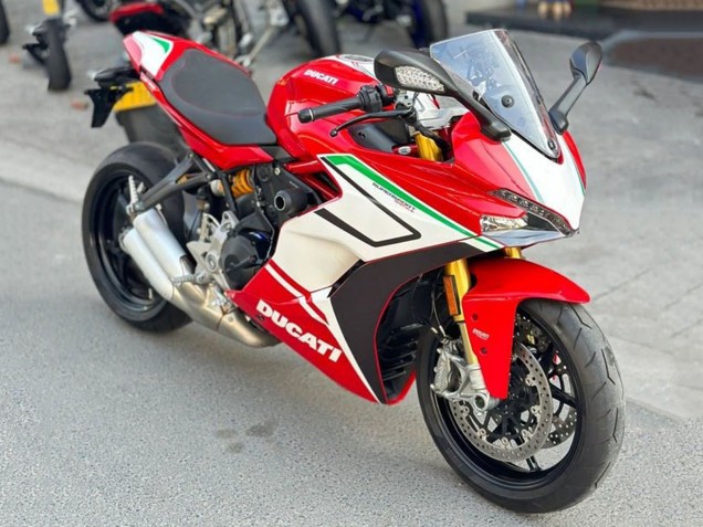 2017-2022 Ducati Supersport 939/939S Motorcycle Fairings - Red White Green Stripe UK