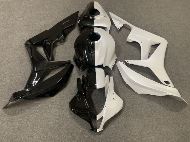 Gloss Black / White Split 07-08 CBR600RR Motorcycle Fairing Gloss Black / White Split 07-08 CBR600RR Motorcycle Fairing